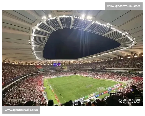 从绿茵场到话筒前足球解说如何点燃亿万球迷激情瞬间与记忆热血共鸣